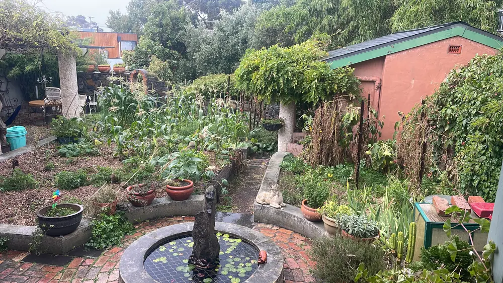 Courtyard leading to the Lygon Music School studio